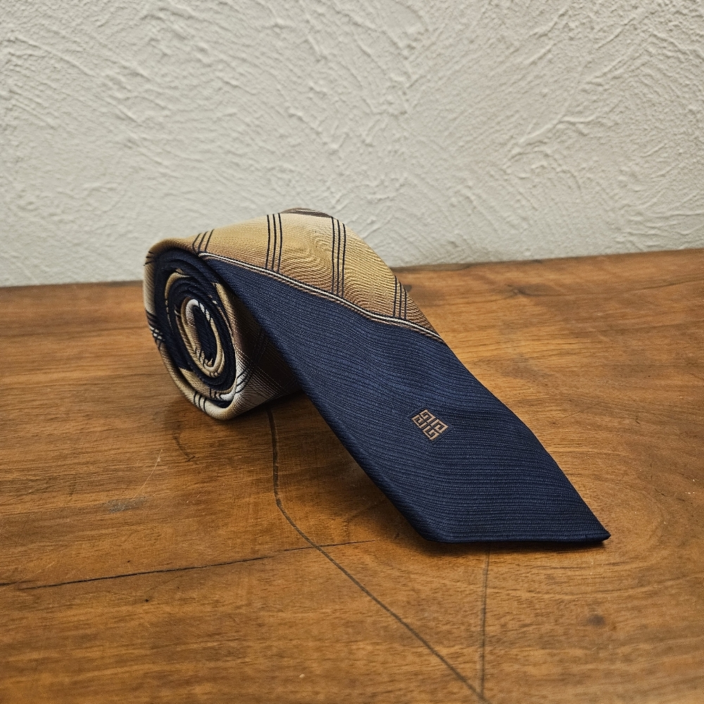 Vintage Givenchy Gentlemen Paris Vintage  Blue Tan Tie Imported 100%‎ Polyester